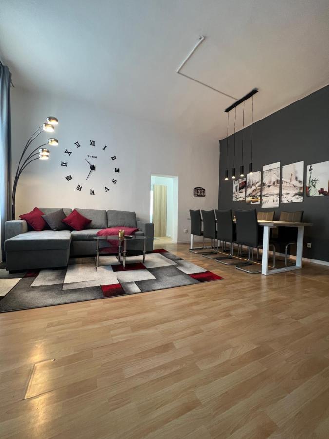 Spacious & Deluxe Big Apartment Near Prater Viena Exterior foto